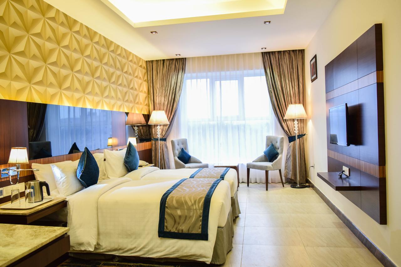 Rg Royal Hotel Bangalore Ngoại thất bức ảnh