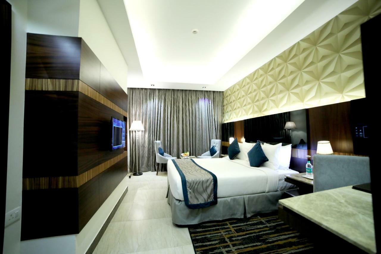 Rg Royal Hotel Bangalore Ngoại thất bức ảnh