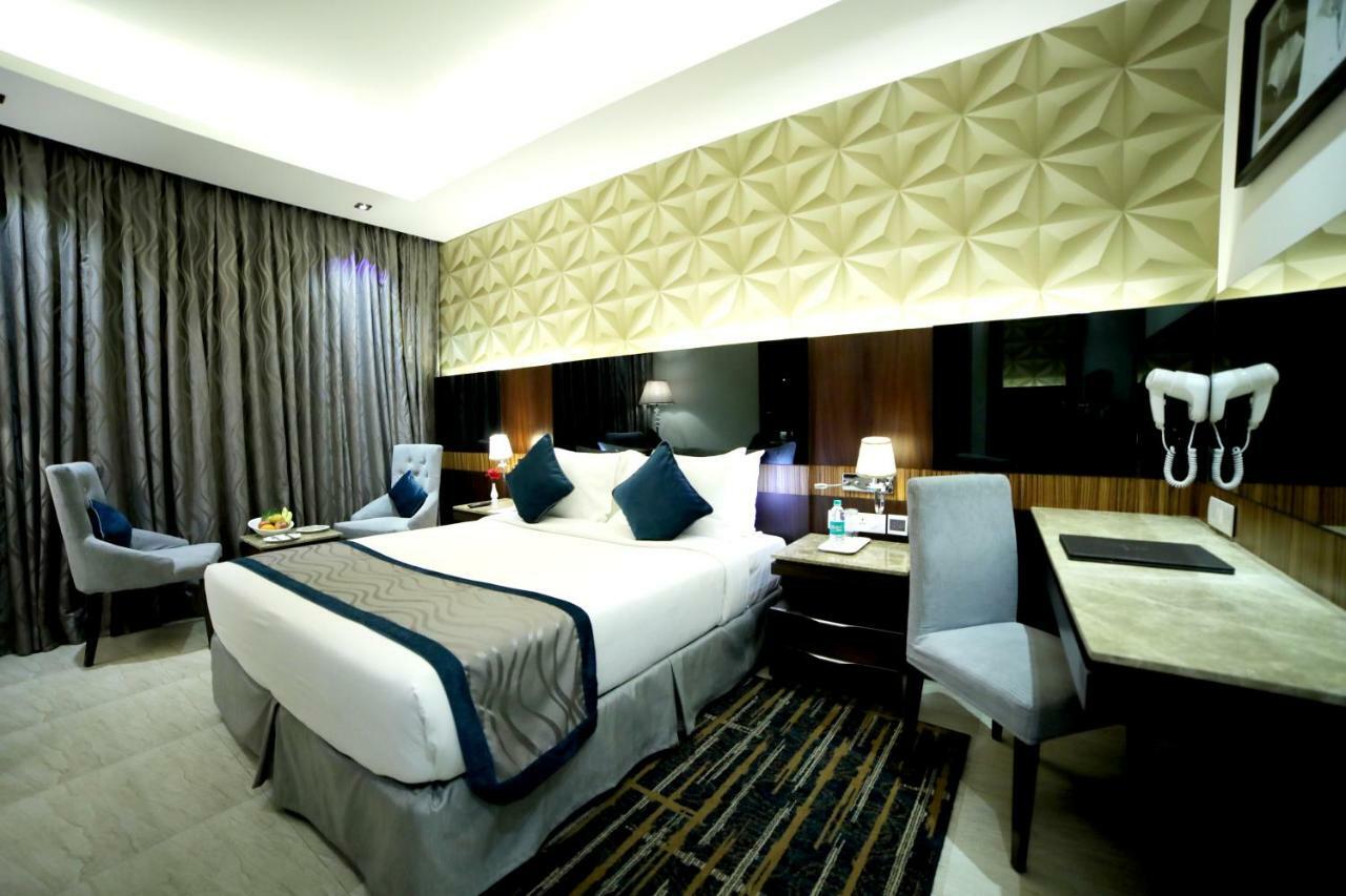 Rg Royal Hotel Bangalore Ngoại thất bức ảnh